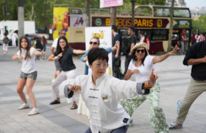 卡游助力中国文化出海，卡牌成为新文化消费亮点